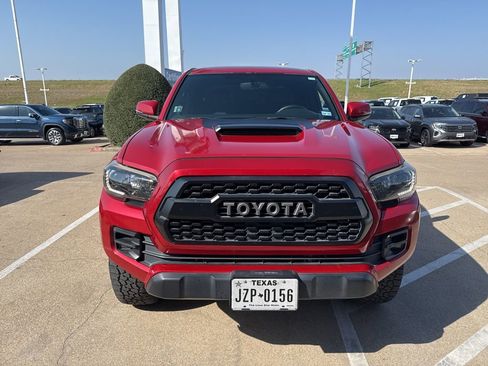 Used 2017 Toyota Tacoma TRD Pro image 2