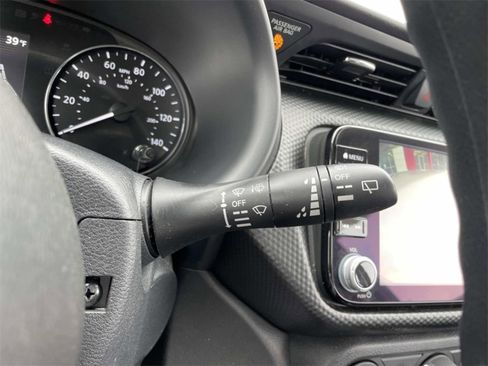 Used 2024 Nissan Kicks SV image 30