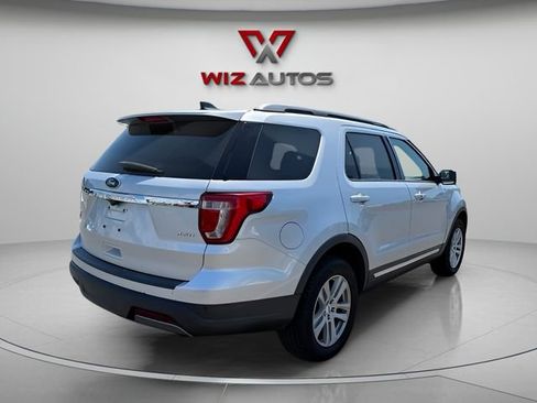 Used 2019 Ford Explorer XLT AWD/4WD image 5