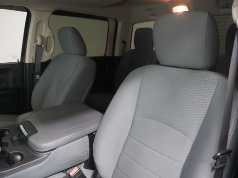 Used 2019 RAM 1500 Express w/ Express Value Package RWD image 12