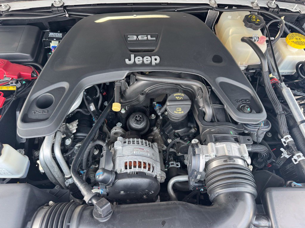 Used 2020 Jeep Gladiator Rubicon w/ Trailer Tow Package AWD/4WD image 32