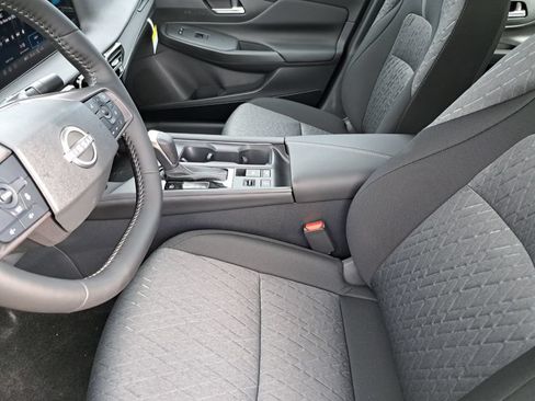 Used 2026 Nissan Sentra SV w/ SV Convenience Package FWD image 17