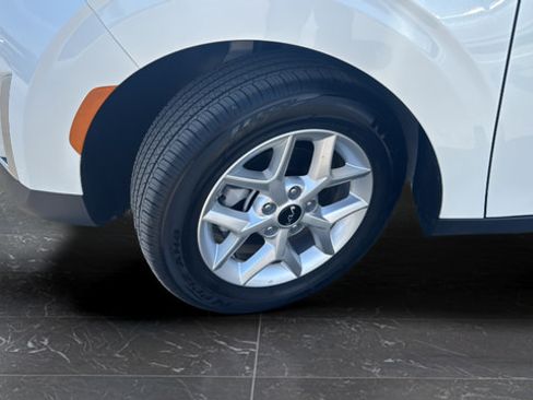 Certified 2025 Kia Soul S FWD image 33