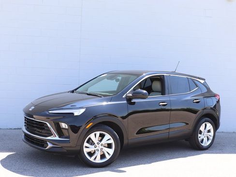 Used 2024 Buick Encore GX Preferred w/ Comfort Package FWD image 25