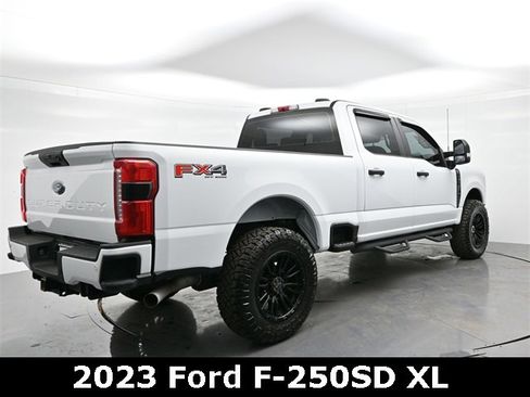 Used 2023 Ford F250 XL w/ STX Appearance Package image 7