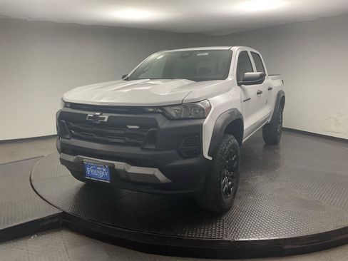 Used 2026 Chevrolet Colorado Trail Boss AWD/4WD image 3