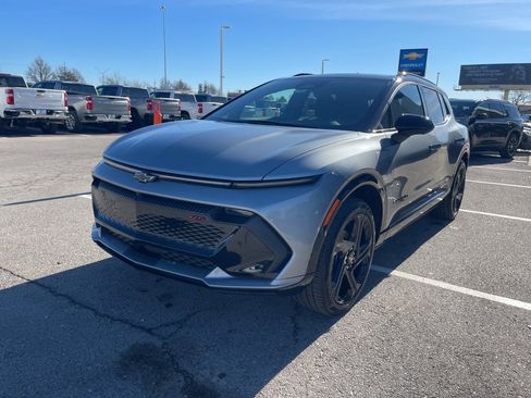 New 2025 Chevrolet Equinox EV RS image 8
