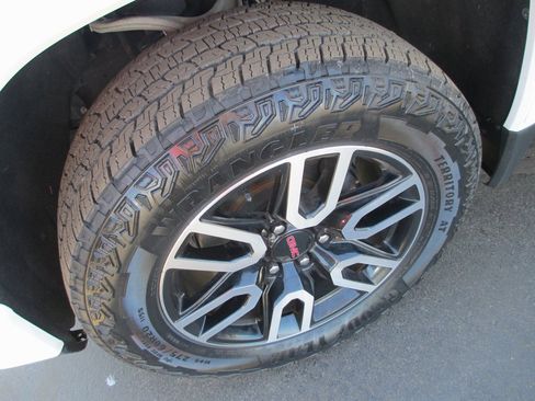 Used 2021 GMC Sierra 1500 AT4 image 13