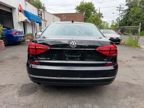 Used 2016 Volkswagen Passat 1.8T SE FWD image 10