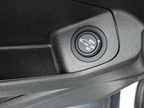 Used 2023 GMC Terrain SLE w/ Driver Convenience Package AWD/4WD image 8