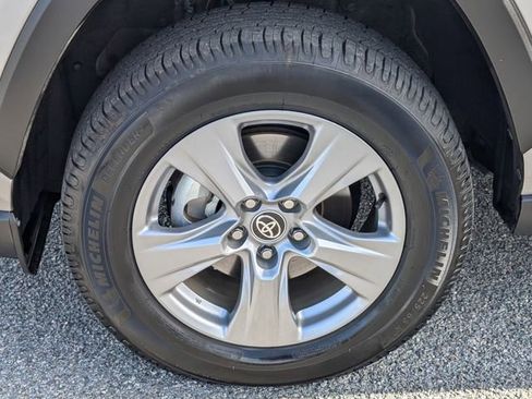 Used 2022 Toyota RAV4 XLE image 13