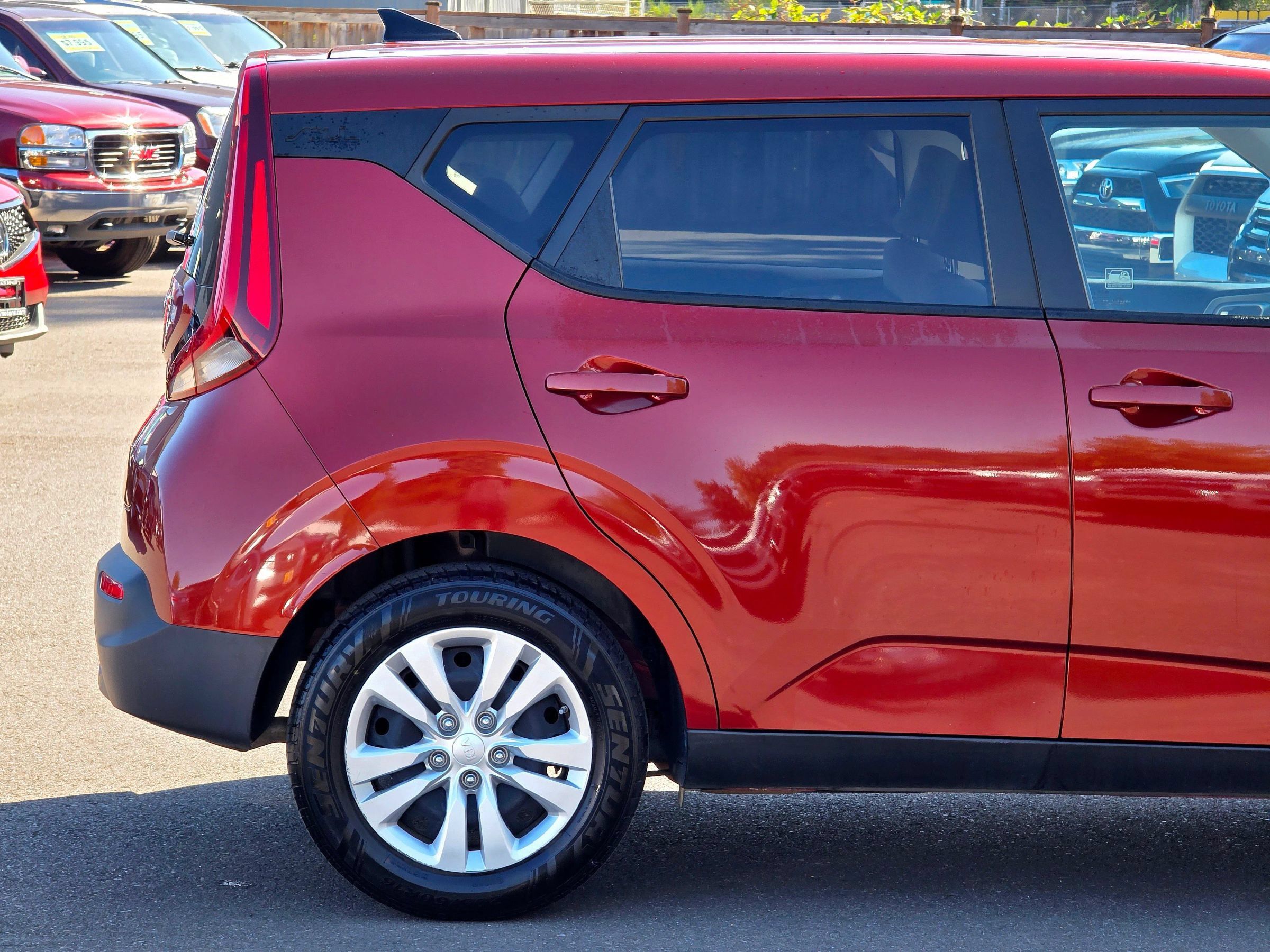 Used 2020 Kia Soul LX FWD image 15