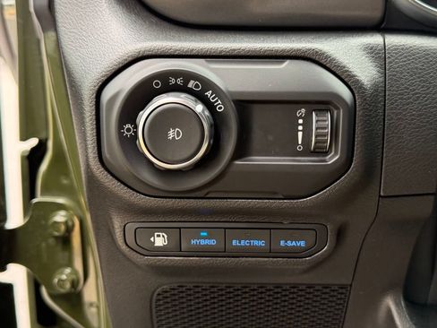 Used 2023 Jeep Wrangler Unlimited Rubicon 4xe w/ Cold Weather Group AWD/4WD image 30