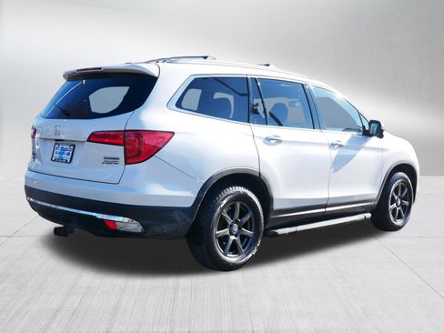 Used 2017 Honda Pilot Touring image 7