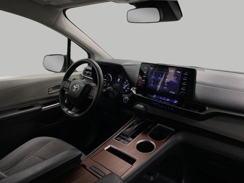 Used 2022 Toyota Sienna LE FWD image 18
