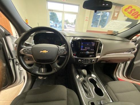 Used 2023 Chevrolet Traverse LT image 28