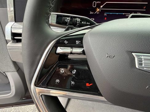 New 2025 Cadillac Escalade IQ Luxury 1 w/ Smart Trailering package AWD/4WD image 31