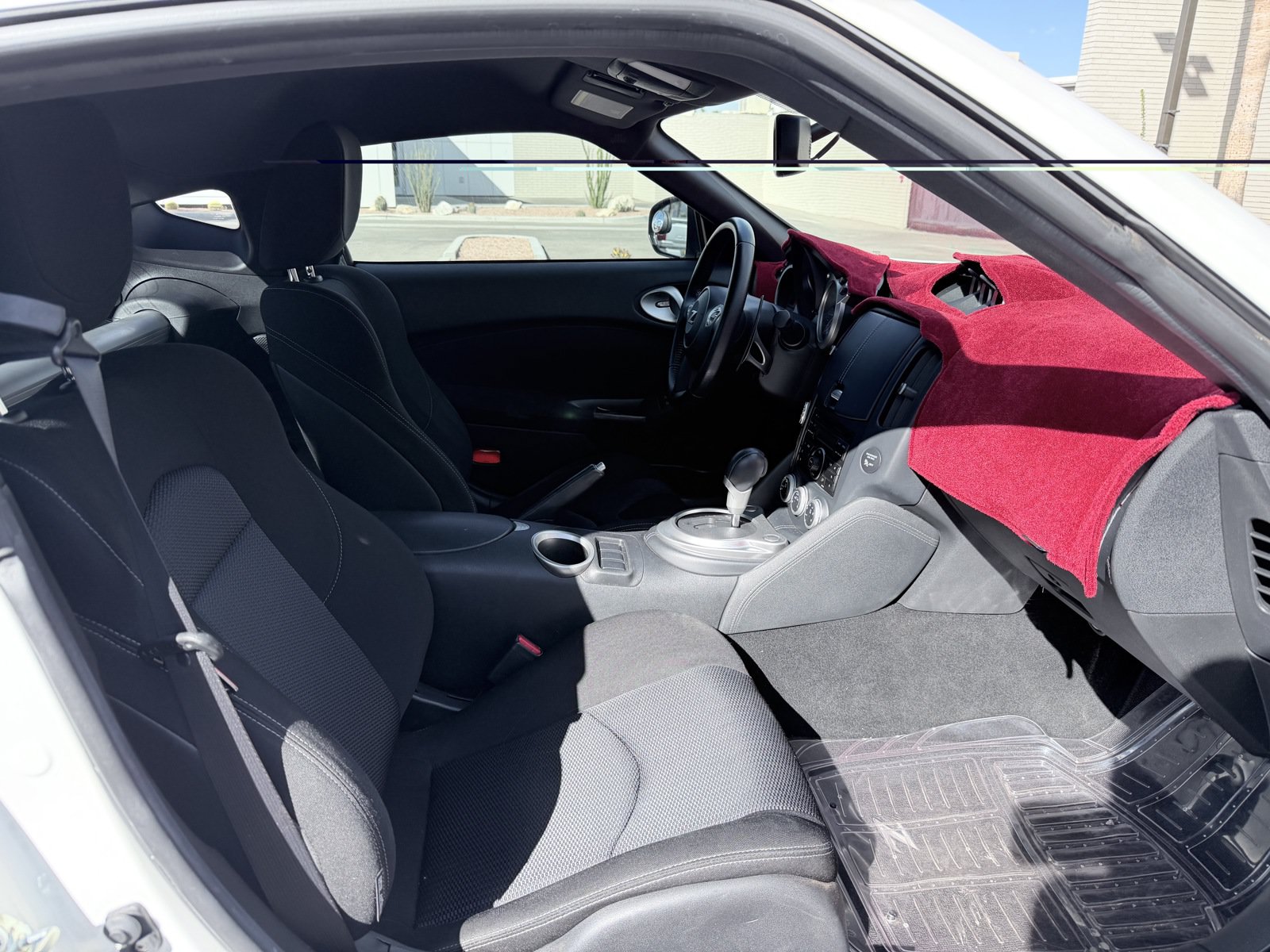 Used 2014 Nissan 370Z Coupe RWD image 3