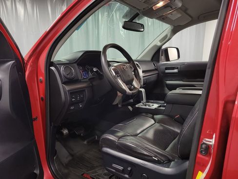 Used 2015 Toyota Tundra SR5 w/ SR5 Upgrade Package AWD/4WD image 12