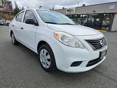 Used 2014 Nissan Versa S image 3