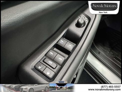 Used 2023 Jeep Grand Cherokee Limited AWD/4WD image 20