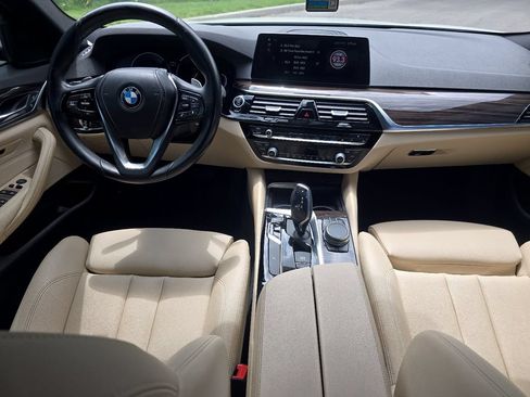 Used 2017 BMW 530i xDrive AWD/4WD image 19