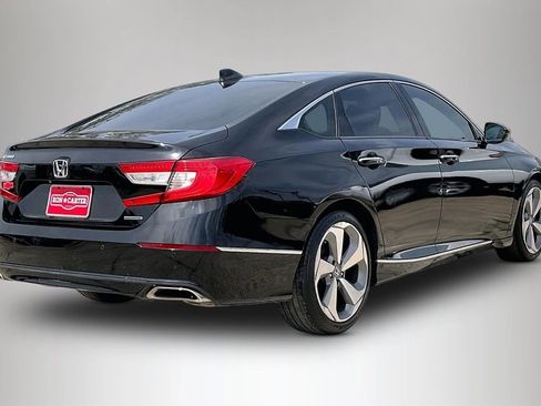 Used 2018 Honda Accord Touring image 5