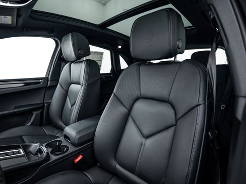 Certified 2026 Porsche Macan S AWD/4WD image 20