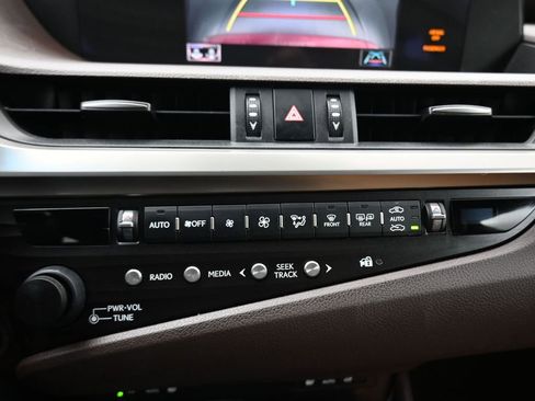 Used 2019 Lexus ES 350 w/ Premium Package image 19