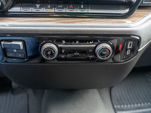 Used 2024 Chevrolet Silverado 2500 LT image 23