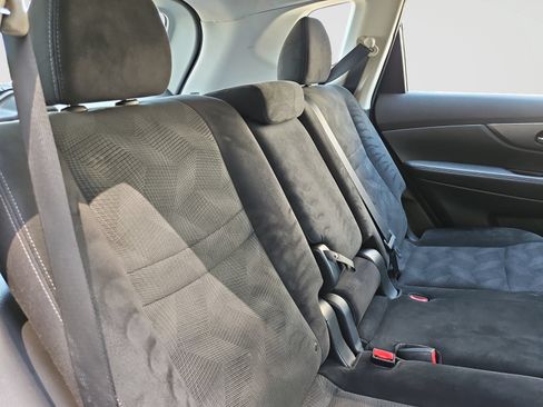 Used 2015 Nissan Rogue S AWD/4WD image 42