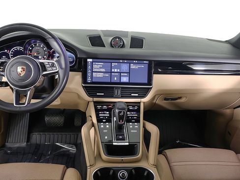 Used 2020 Porsche Cayenne image 40
