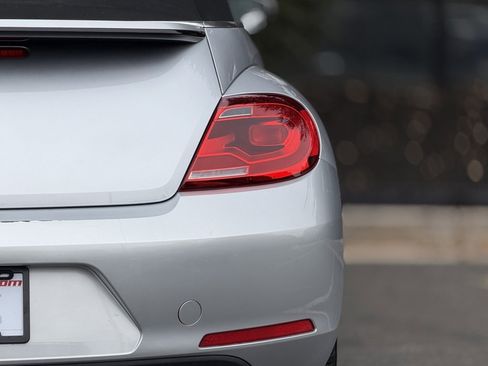 Used 2015 Volkswagen Beetle 1.8T image 16