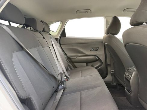 Used 2025 Hyundai Kona SEL FWD image 13