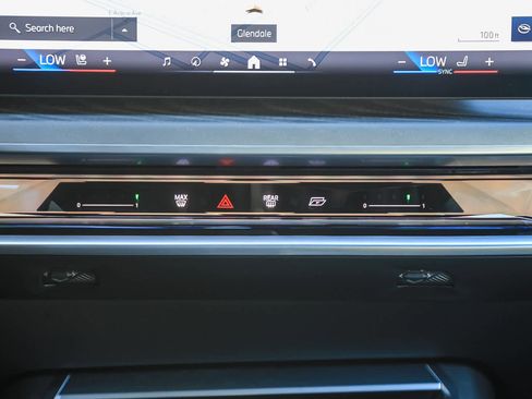 Certified 2025 BMW 740i image 10