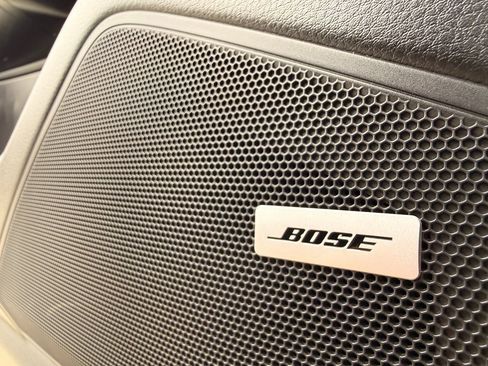 Used 2020 Porsche Cayenne image 31