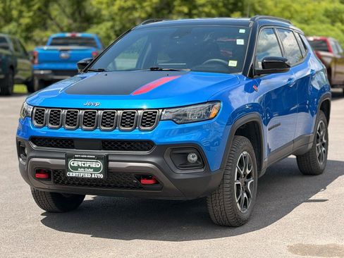 Used 2026 Jeep Compass Trailhawk AWD/4WD image 1