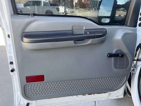 Used 2006 Ford F250 XLT image 9