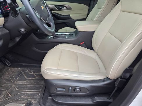 Used 2023 Chevrolet Traverse Premier w/ LPO, Floor Liner Package AWD/4WD image 10