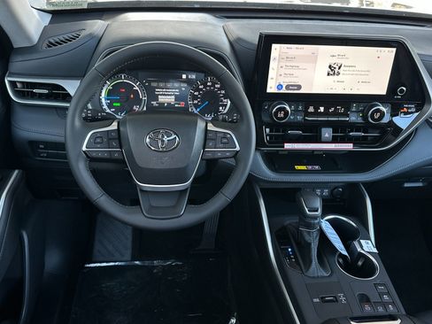 New 2026 Toyota Highlander XLE AWD/4WD image 15