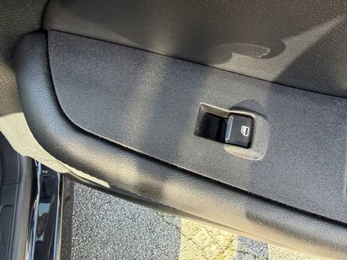 Used 2023 Ford Edge SEL w/ Convenience Package image 29