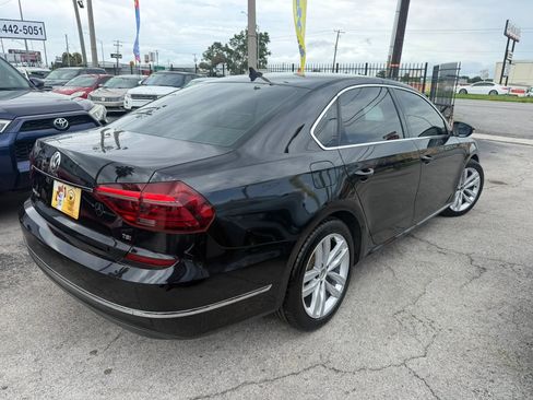 Used 2018 Volkswagen Passat 2.0T SE FWD image 4