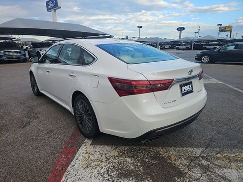 Used 2016 Toyota Avalon Limited w/ Toyota Safety Sense Package image 3