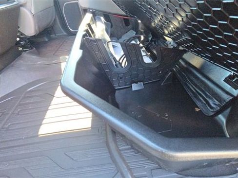 New 2026 GMC Sierra 2500 SLT w/ SLT Convenience Package image 35