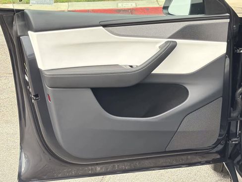 Used 2026 Tesla Model Y 2WD image 23