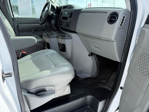 Used 2022 Ford E-350 and Econoline 350 Super Duty w/ Power Windows & Locks Group image 10