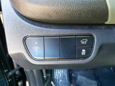 Certified 2025 Kia Seltos SX w/ SX Sunroof Package image 29