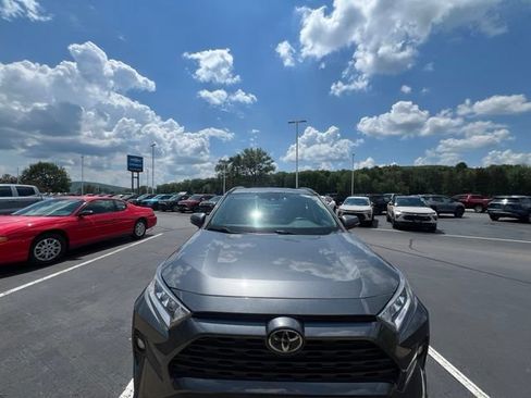 Used 2021 Toyota RAV4 XLE w/ Convenience Package AWD/4WD image 7