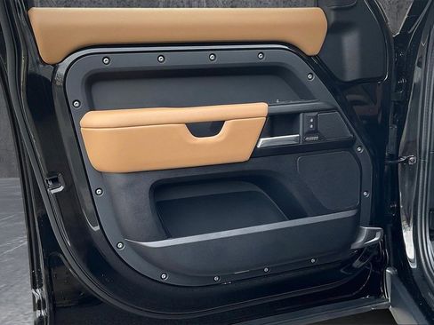 Used 2025 Land Rover Defender 110 V8 image 20