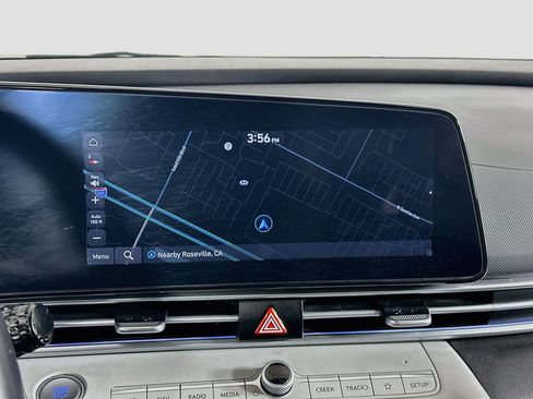 Used 2024 Hyundai Elantra Limited FWD image 22